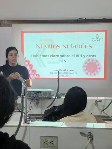 Charla sobre sífilis · Facultad de Bioanálisis — foto 5